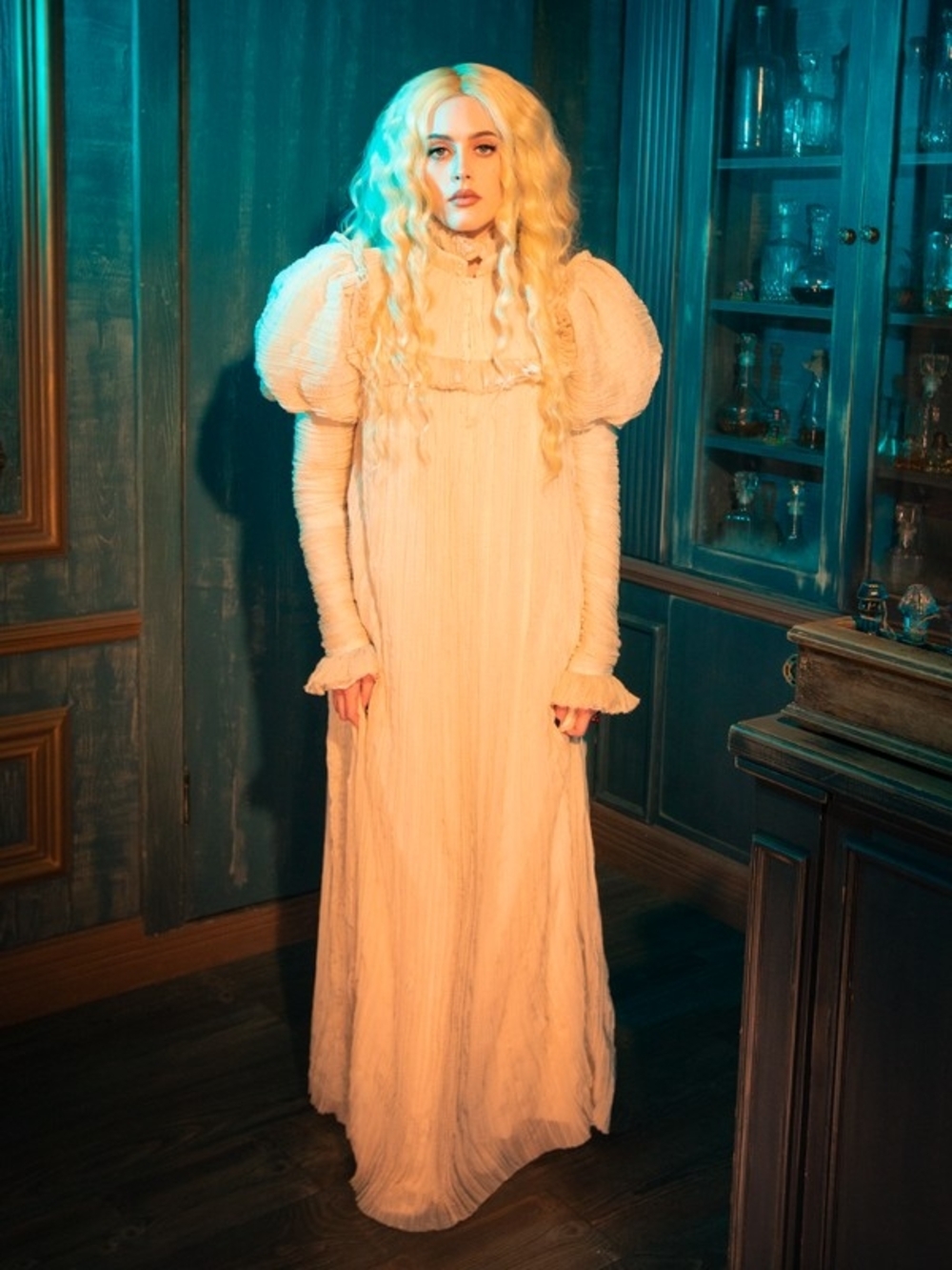 Crimson Peak La Femme En Noir Puff-Sleeve Maxi Dress - Cream
